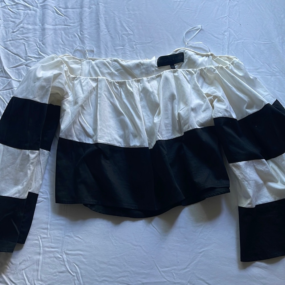 Kendall & Kylie off-the-shoulder Summer Top